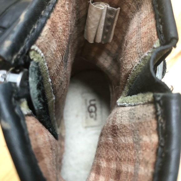 Ugg Kids Black Leather Boots with Sheepskin - Picture 4 of 5